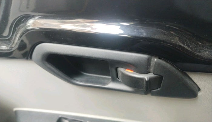 2016 Mahindra Kuv100 K8 6 STR, Petrol, Manual, 93,634 km, interior