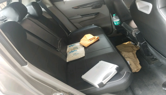 2016 Mahindra Kuv100 K8 6 STR, Petrol, Manual, 93,634 km, interior