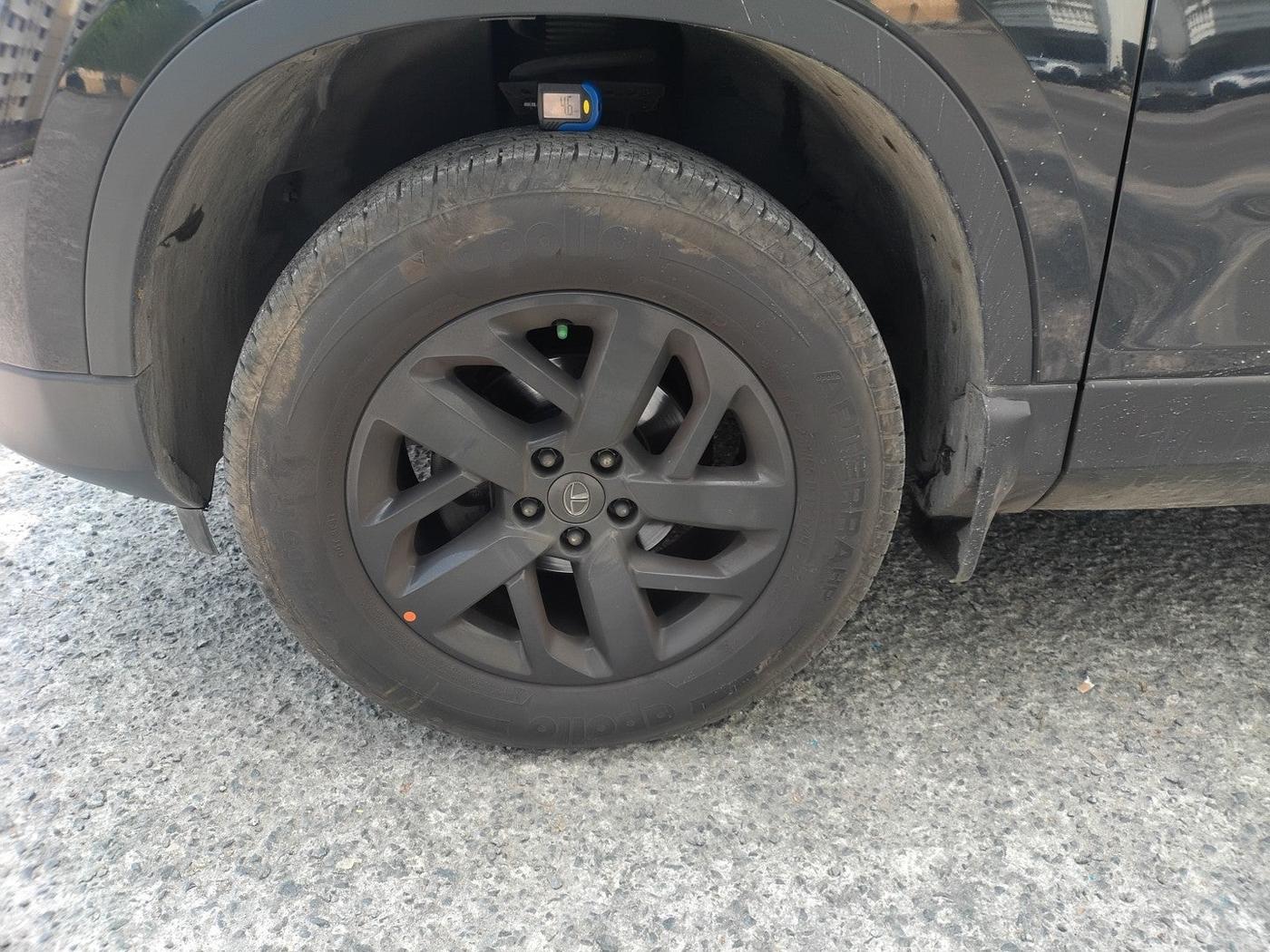 2022 Tata Harrier XT PLUS 2.0L KRYOTEC DARK EDITON, Diesel, Manual, 40,394 km, tyre