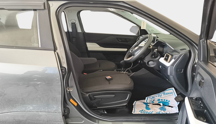 2024 Tata PUNCH ACCOMPLISHED DAZZLE PACK AMT, Petrol, Automatic, 14,000 km, interior