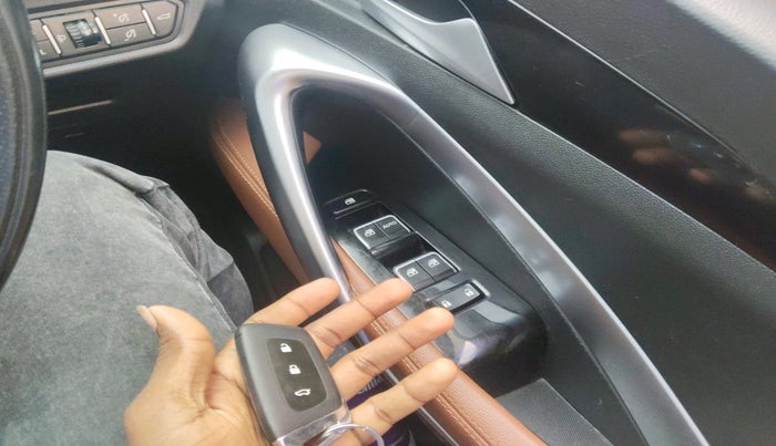 2022 MG HECTOR PLUS SHARP 1.5 PETROL TURBO HYBRID MT 6-STR, Petrol, Manual, 40,807 km, interior