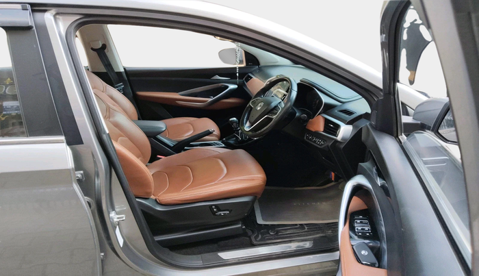 2022 MG HECTOR PLUS SHARP 1.5 PETROL TURBO HYBRID MT 6-STR, Petrol, Manual, 40,807 km, interior