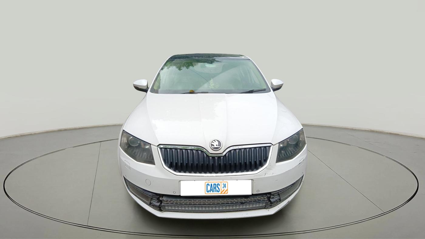 2015 Skoda Octavia Elegance 2.0 TDI AT, Diesel, Automatic, 1,56,431 km, exterior