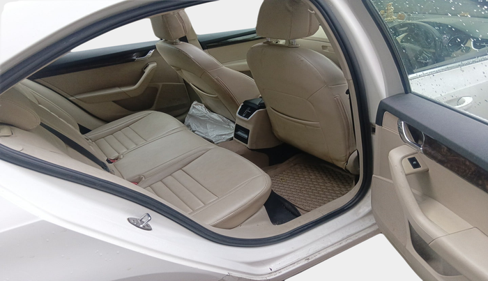 2015 Skoda Octavia Elegance 2.0 TDI AT, Diesel, Automatic, 1,56,431 km, interior