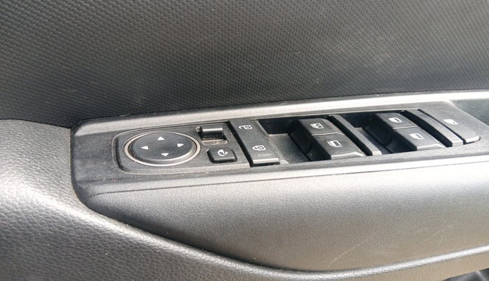 2023 KIA SONET HTK PLUS 1.2, Petrol, Manual, 40,969 km, interior