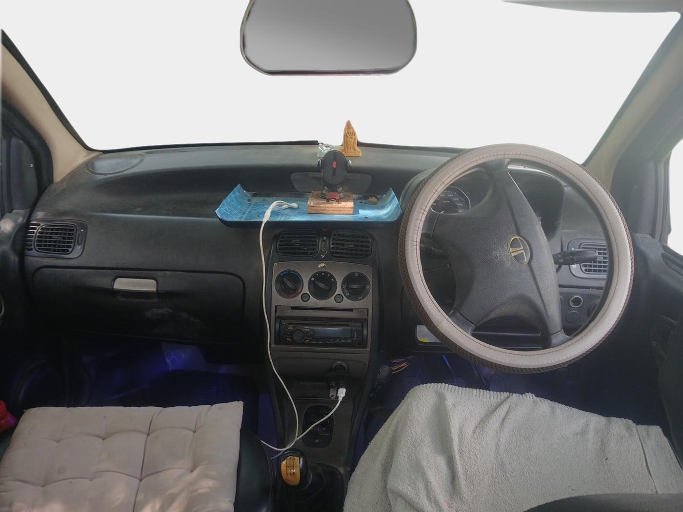 2015 Tata Indigo ECS LX TDI, Diesel, Manual, 1,58,149 km, interior