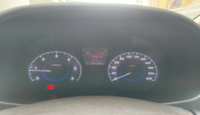 2011 Hyundai Verna FLUIDIC 1.6 CRDI SX, Diesel, Manual, 1,87,690 km, interior