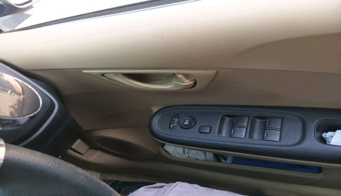 2015 Honda Amaze 1.2L I-VTEC S, Petrol, Manual, 59,136 km, interior