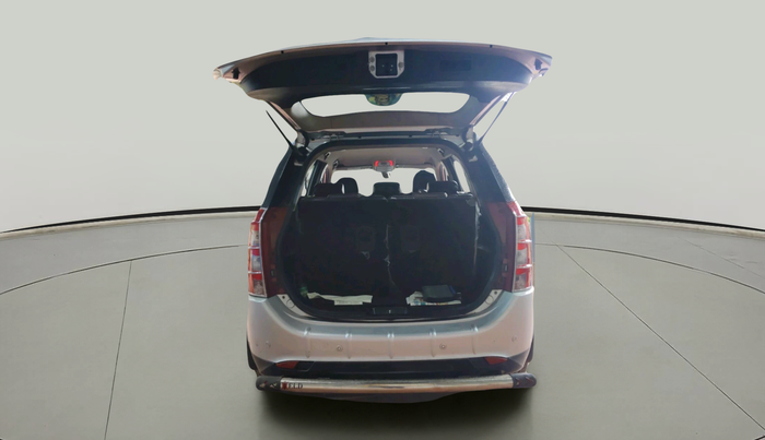 2014 Mahindra XUV500 W8, Diesel, Manual, 1,35,974 km, exterior