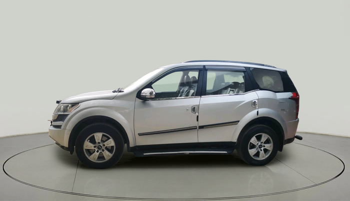 2014 Mahindra XUV500 W8, Diesel, Manual, 1,35,974 km, exterior