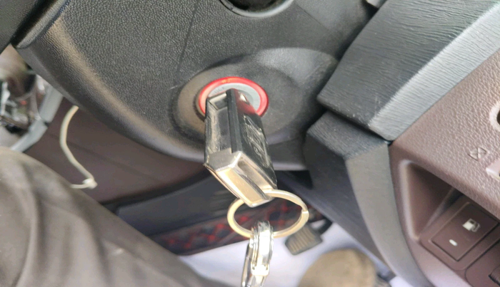 2014 Mahindra XUV500 W8, Diesel, Manual, 1,35,974 km, interior