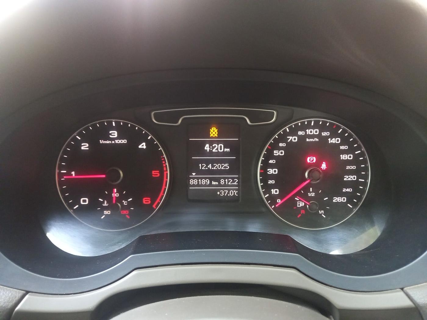 2014 Audi Q3 30 TDI MT S EDITION, Diesel, Manual, 88,189 km, interior