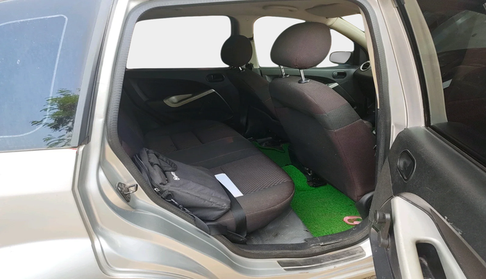 2011 Ford Figo TITANIUM 1.4 DIESEL, Diesel, Manual, 1,22,682 km, interior