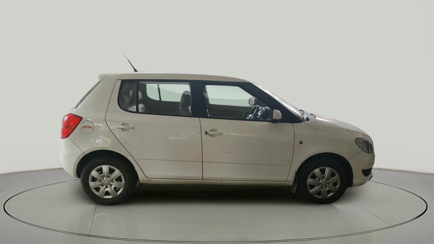 2011 Skoda Fabia AMBIENTE 1.2 MPI, Petrol, Manual, 52,646 km, exterior