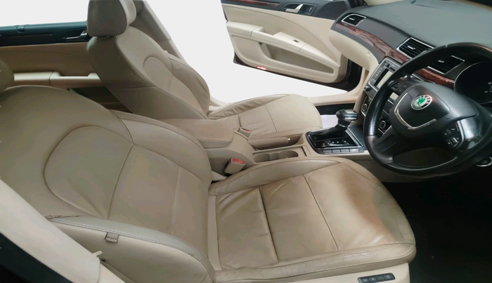 2012 Skoda Superb ELEGANCE 1.8 TSI AT, Petrol, Automatic, 1,85,065 km, interior