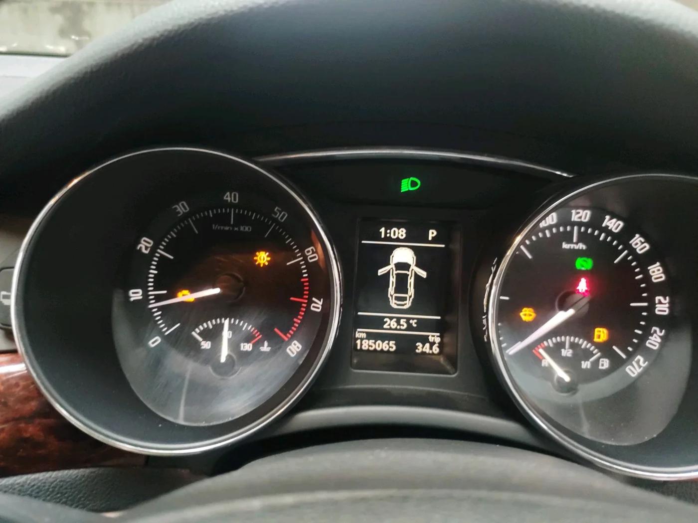 2012 Skoda Superb ELEGANCE 1.8 TSI AT, Petrol, Automatic, 1,85,065 km, interior