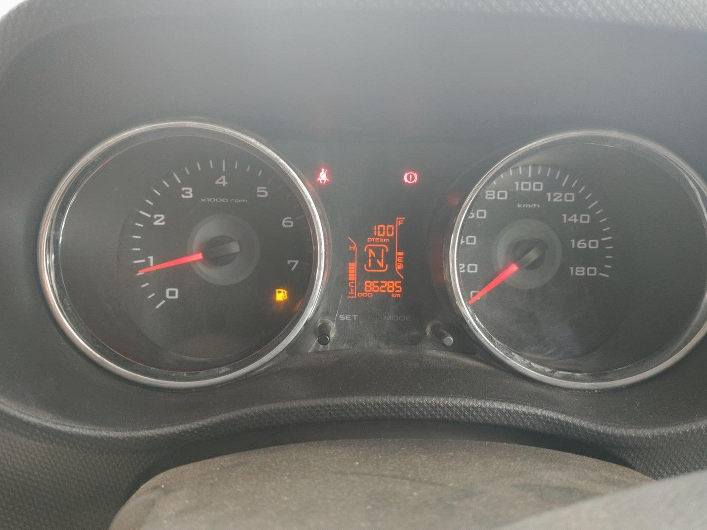 2016 Mahindra TUV300 T8 AMT, Diesel, Automatic, 86,285 km, interior