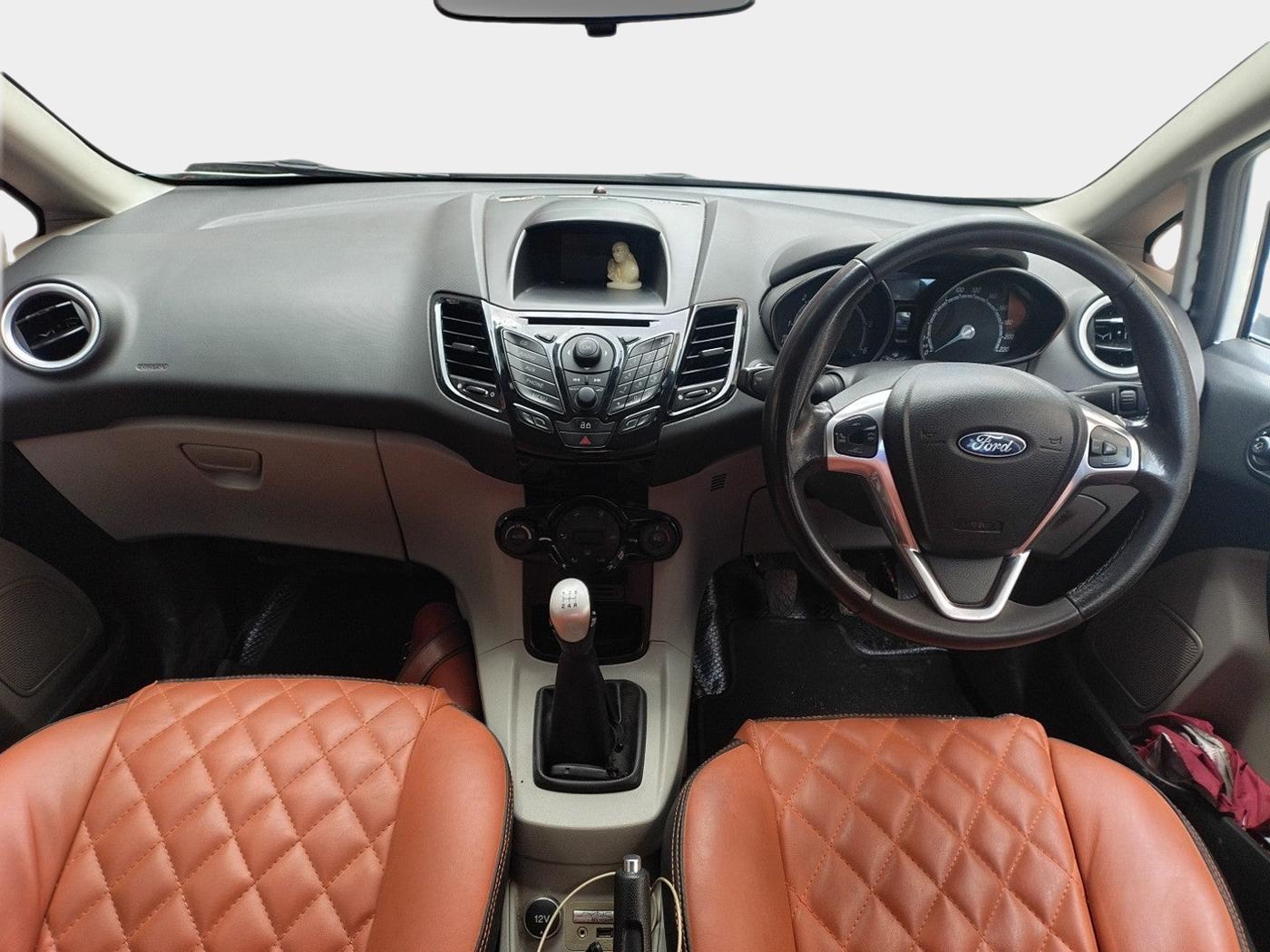 2015 Ford Fiesta TITANIUM DIESEL, Diesel, Manual, 59,492 km, interior