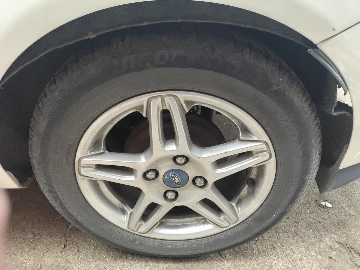 2015 Ford Fiesta TITANIUM DIESEL, Diesel, Manual, 59,492 km, tyre