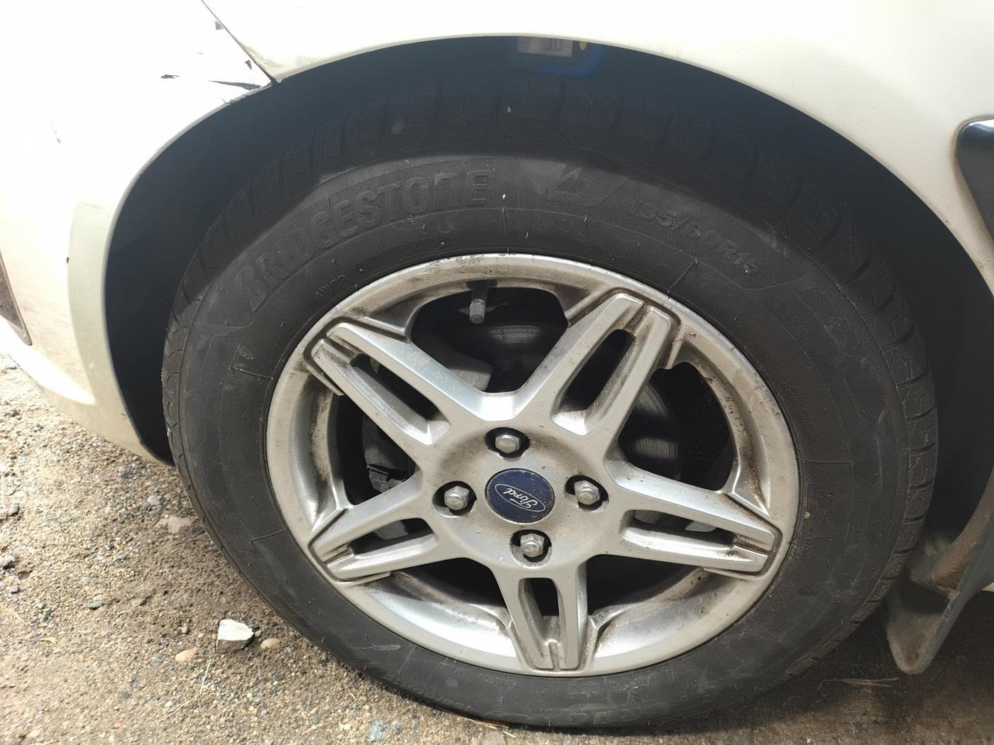 2015 Ford Fiesta TITANIUM DIESEL, Diesel, Manual, 59,492 km, tyre