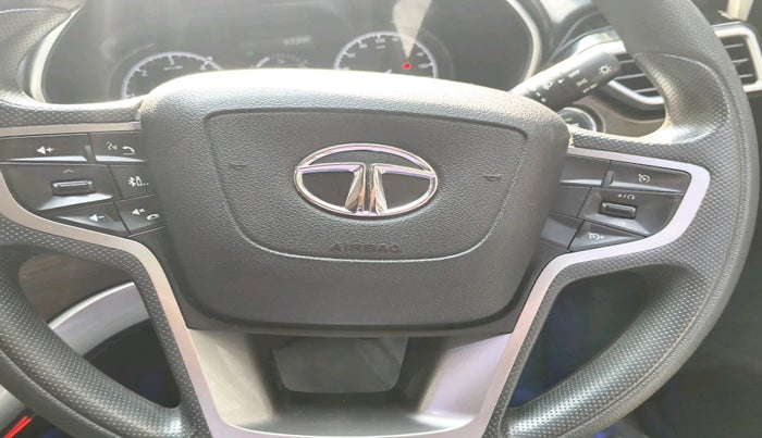 2020 Tata Harrier XT 2.0L KRYOTEC, Diesel, Manual, 72,835 km, interior