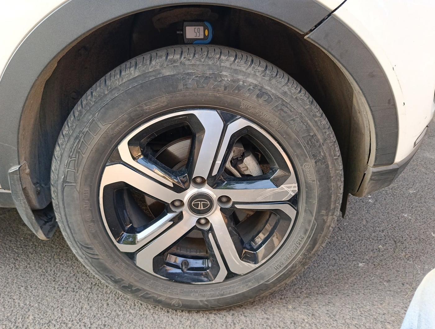 2022 Tata NEXON EV XZ PLUS, Electric, Automatic, 49,309 km, tyre