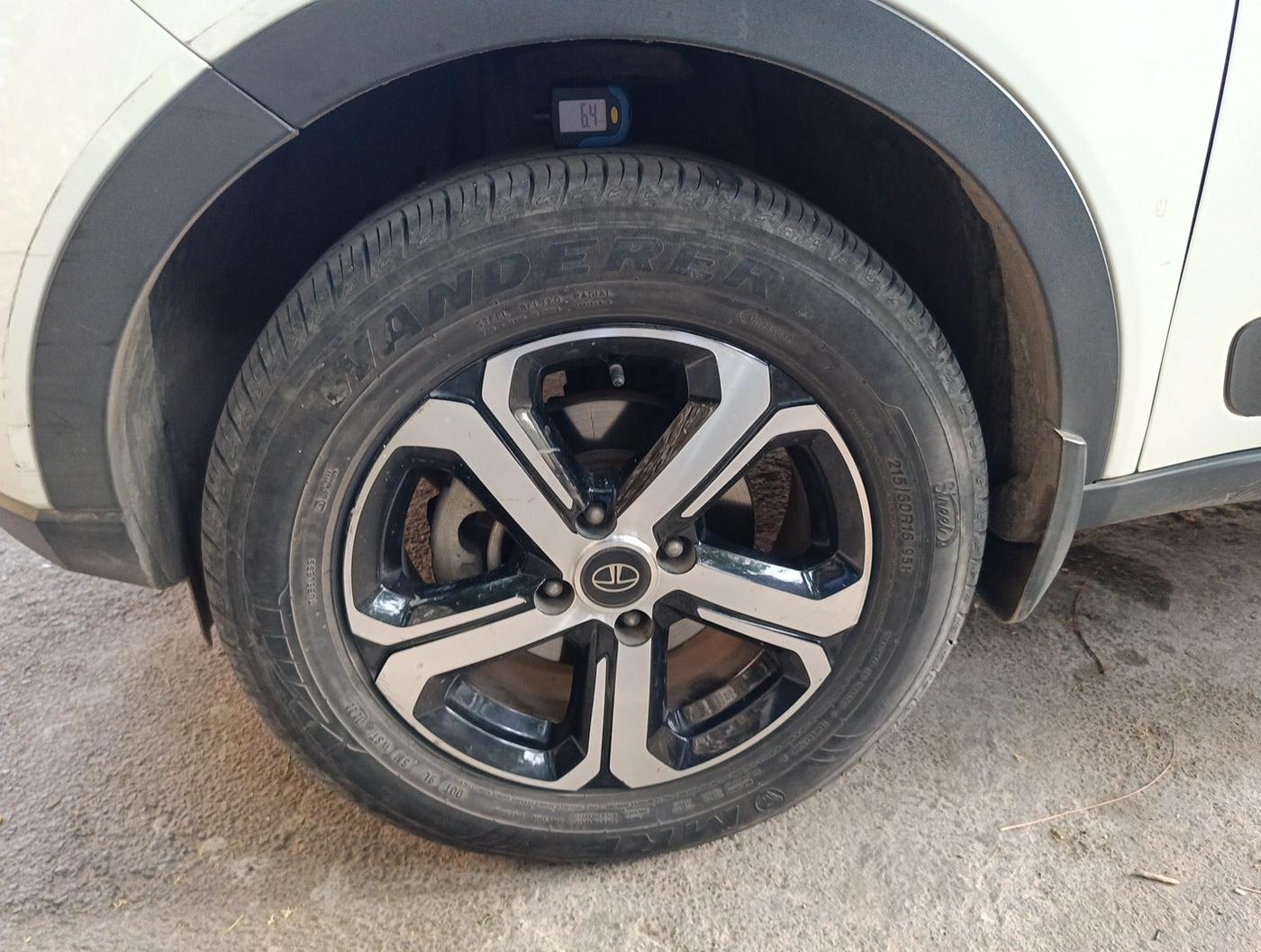 2022 Tata NEXON EV XZ PLUS, Electric, Automatic, 49,309 km, tyre
