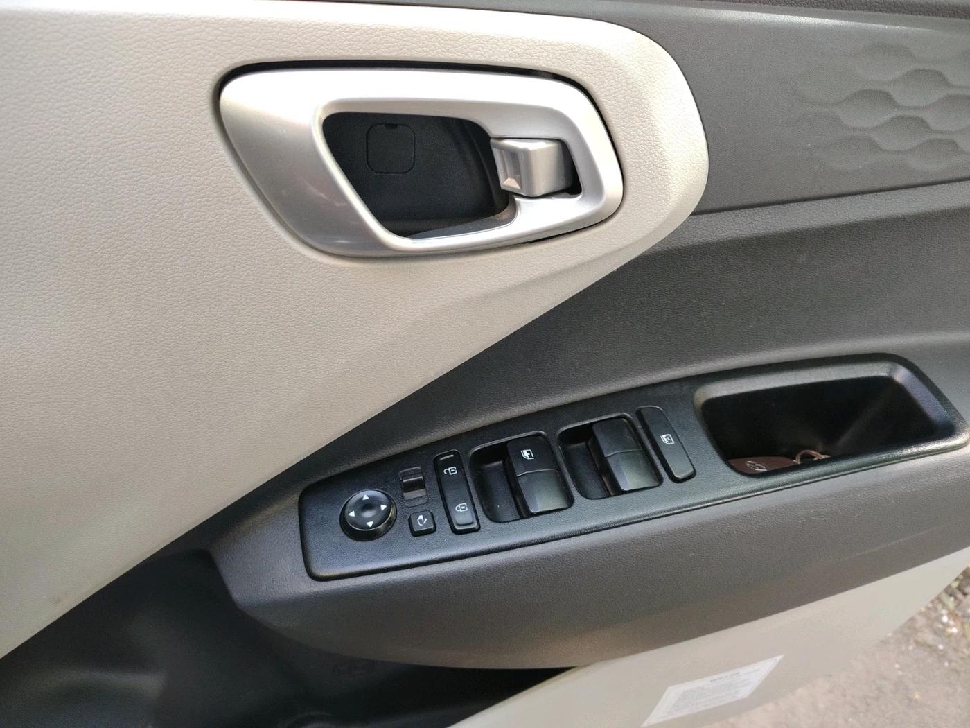 2024 Hyundai AURA SX 1.2 CNG, CNG, Manual, 48,388 km, interior