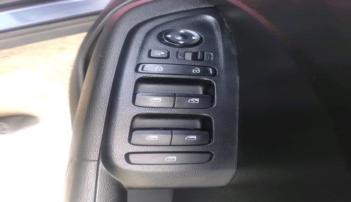 2021 Hyundai VENUE SX 1.0 TURBO, Petrol, Manual, 53,980 km, interior
