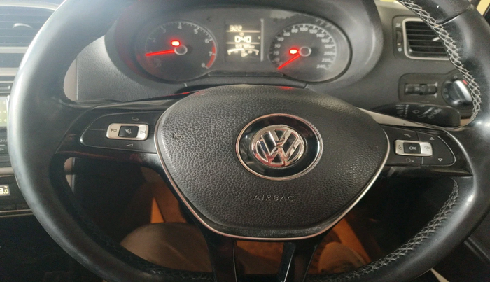 2015 Volkswagen Polo HIGHLINE1.2L, Petrol, Manual, 69,785 km, interior