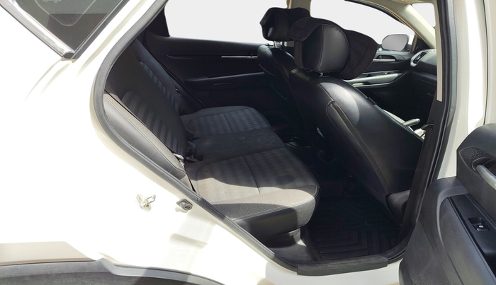 2022 KIA SONET HTK PLUS 1.0 IMT, Petrol, Manual, 53,668 km, interior