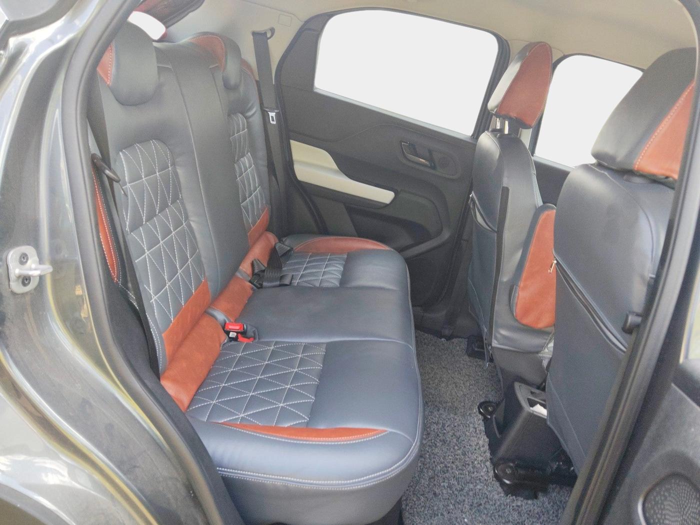 2024 Tata PUNCH ACCOMPLISHED DAZZLE PACK AMT, Petrol, Automatic, 5,578 km, interior