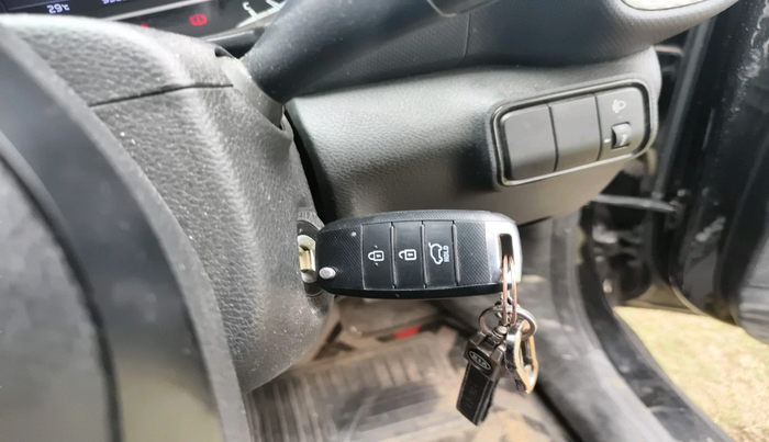 2022 KIA SONET HTK PLUS 1.2, Petrol, Manual, 99,640 km, interior