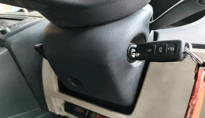 2013 Volkswagen Polo HIGHLINE DIESEL, Diesel, Manual, 1,28,848 km, interior