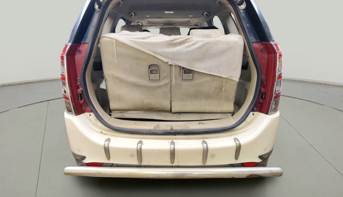 2017 Mahindra XUV500 W10, Diesel, Manual, 1,16,808 km, exterior