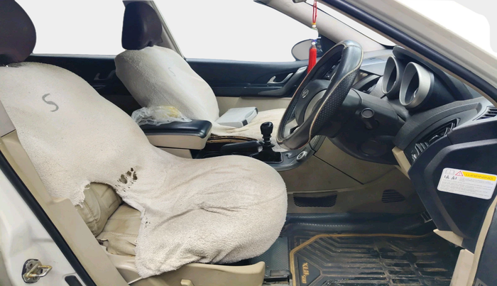 2017 Mahindra XUV500 W10, Diesel, Manual, 1,16,808 km, interior