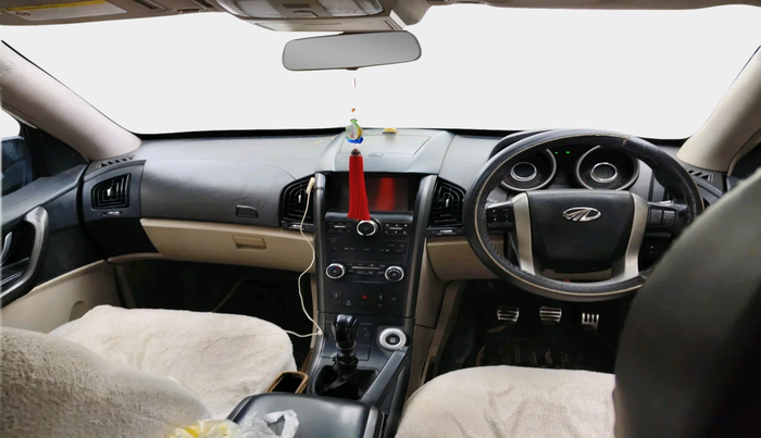 2017 Mahindra XUV500 W10, Diesel, Manual, 1,16,808 km, interior