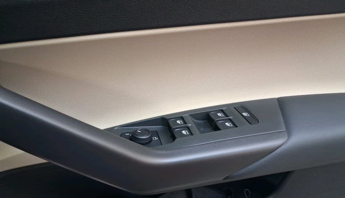 2023 Skoda SLAVIA STYLE 1.5L TSI MT, Petrol, Manual, 31,246 km, interior