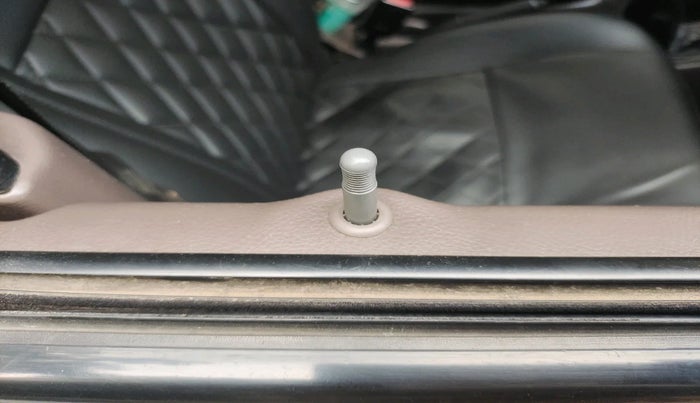 2010 Maruti Zen Estilo LXI, Petrol, Manual, 87,352 km, interior