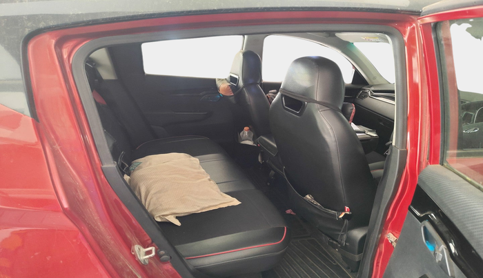 2017 Mahindra Kuv100 K8 D 6 STR, Diesel, Manual, 63,174 km, interior