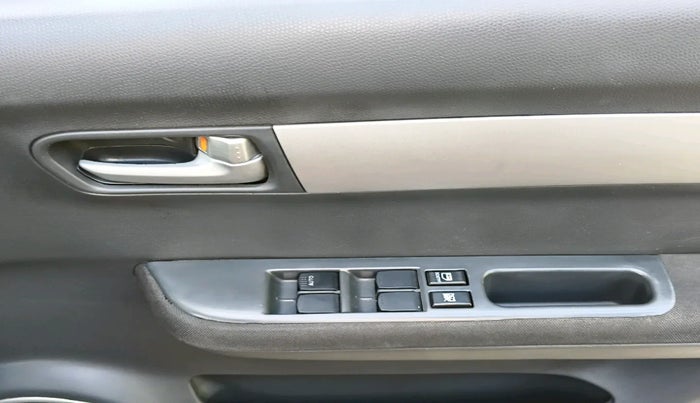 2010 Maruti Swift VXI, Petrol, Manual, 1,00,500 km, interior