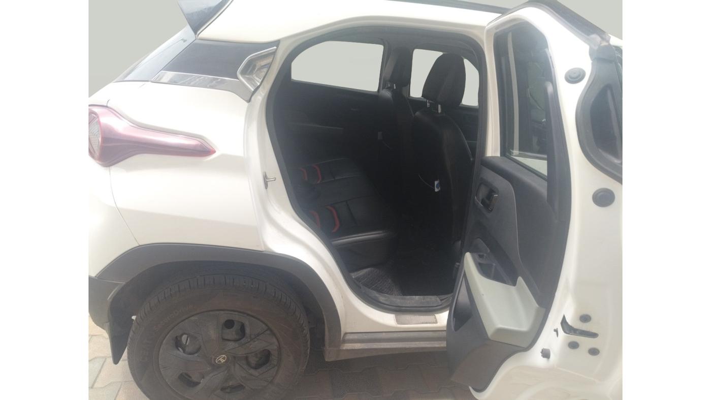2024 Tata PUNCH ADVENTURE AMT, Petrol, Automatic, 10,761 km, interior