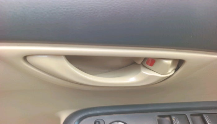 2015 Honda Mobilio 1.5L I-DTEC V, Diesel, Manual, 95,393 km, interior