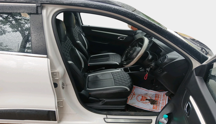 2022 Renault Kwid CLIMBER 1.0 AMT (O) DUAL TONE, Petrol, Automatic, 45,469 km, interior