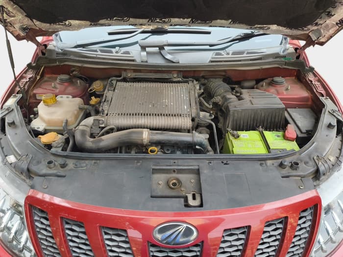 2015 Mahindra XUV500 W6, Diesel, Manual, 90,577 km, exterior