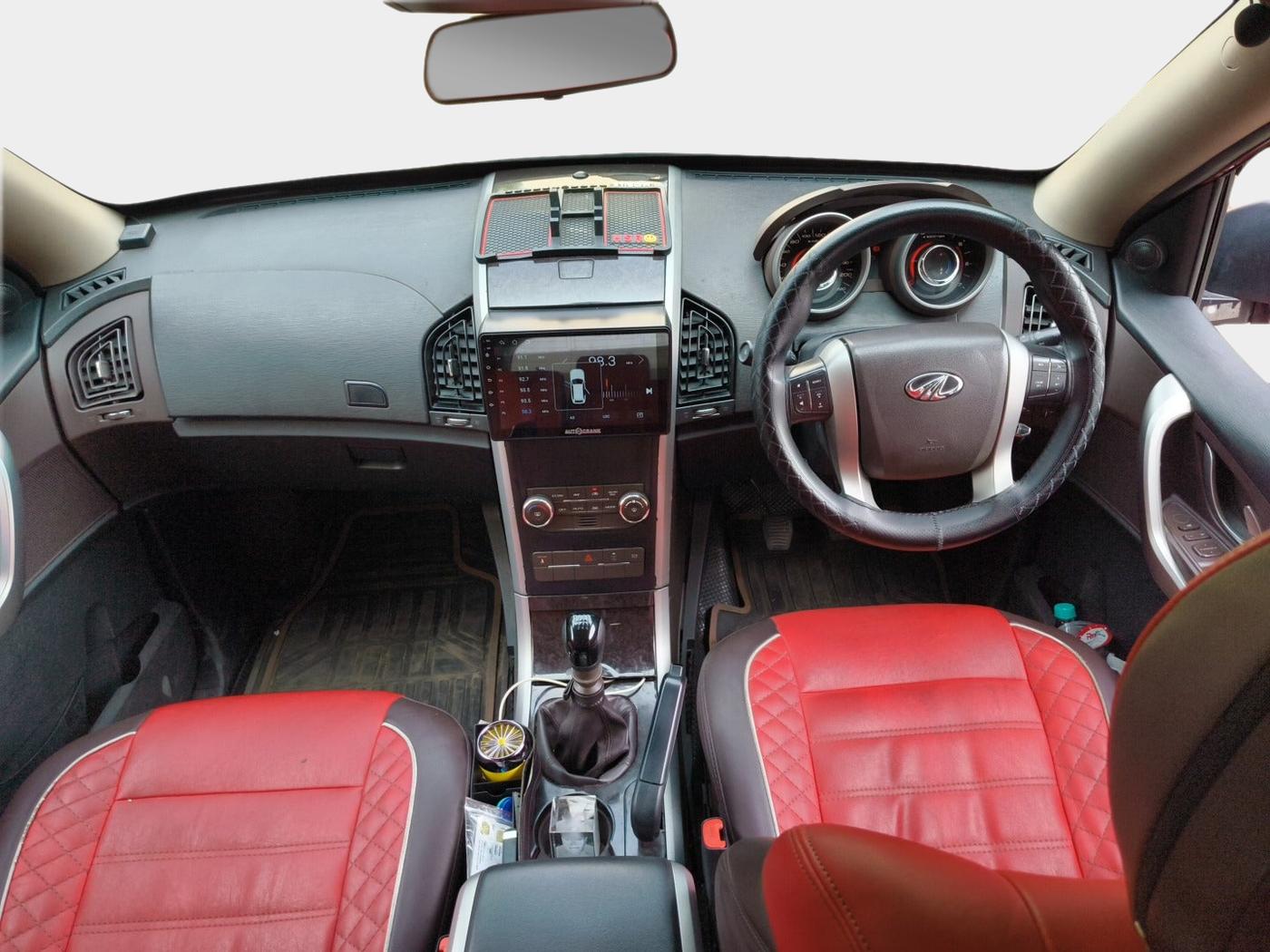 2015 Mahindra XUV500 W6, Diesel, Manual, 90,577 km, interior
