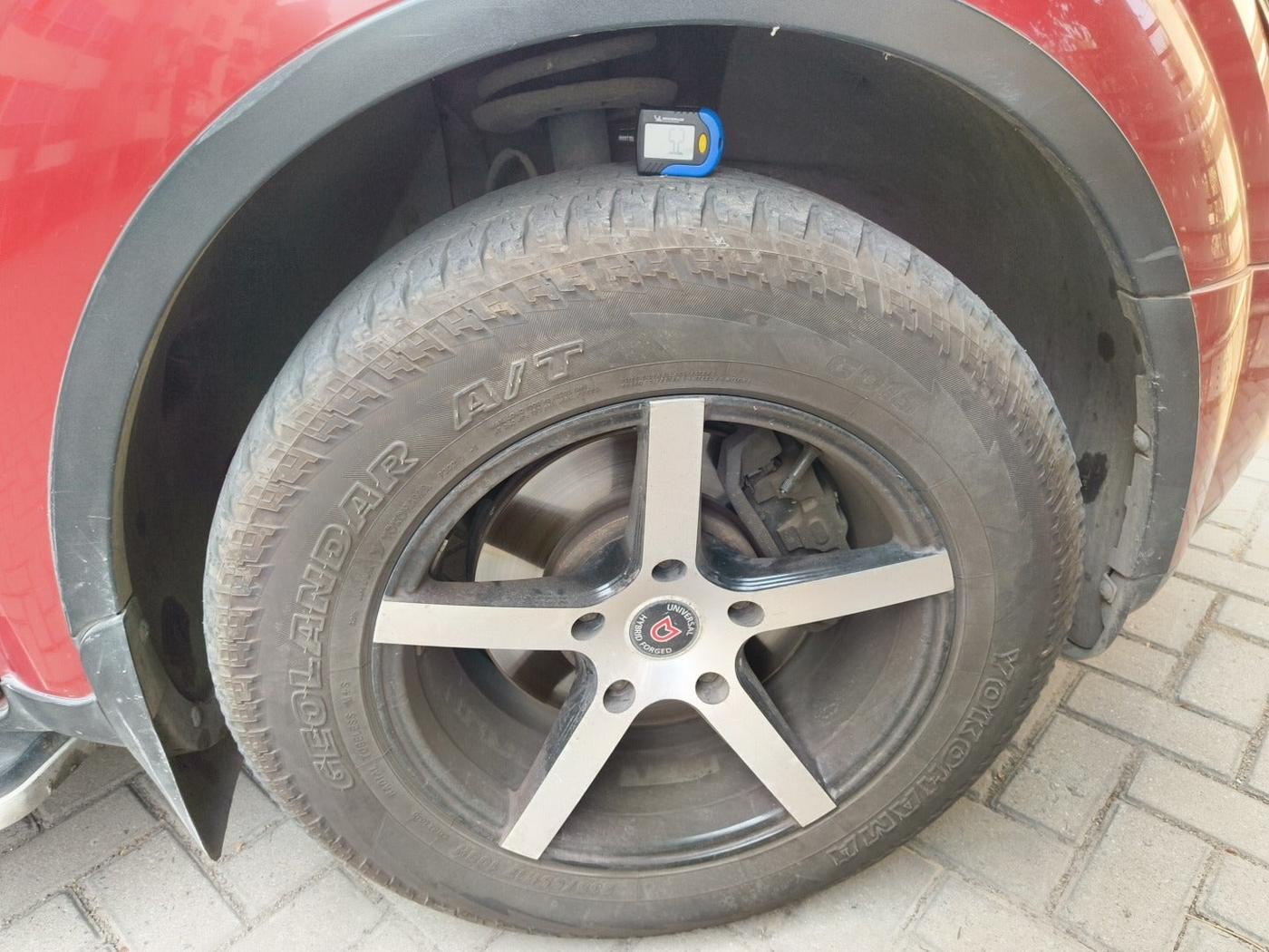 2015 Mahindra XUV500 W6, Diesel, Manual, 90,577 km, tyre