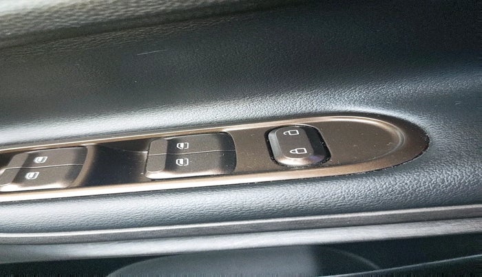 2025 MG Windsor EV Essence, Electric, Automatic, 14,711 km, interior