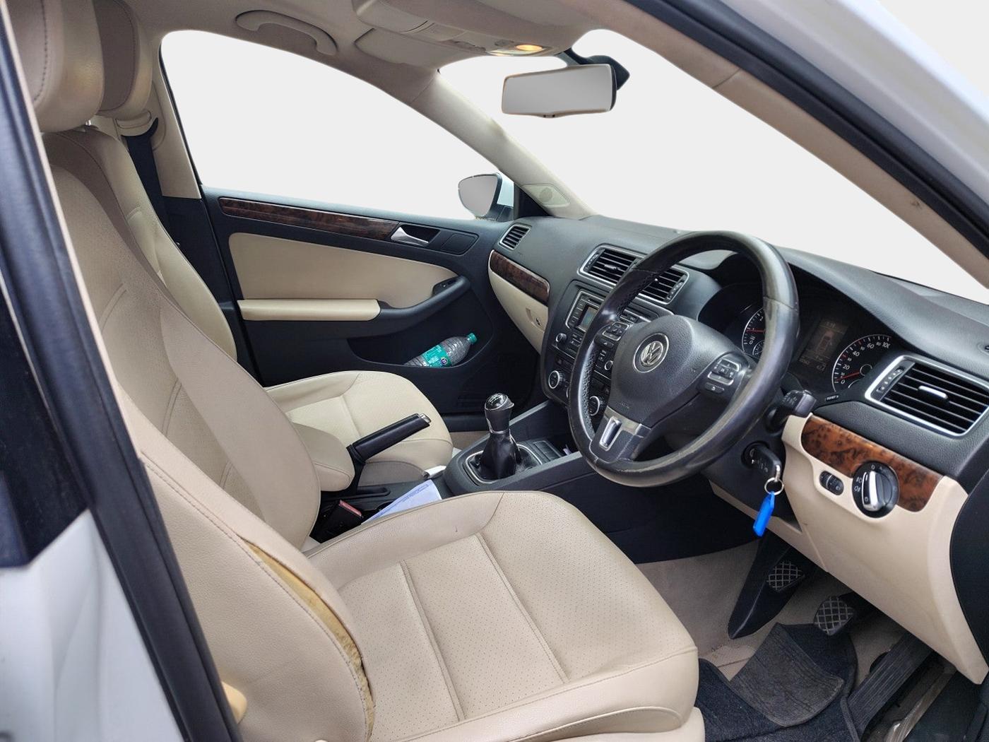 2014 Volkswagen Jetta COMFORTLINE TSI, Petrol, Manual, 65,566 km, interior
