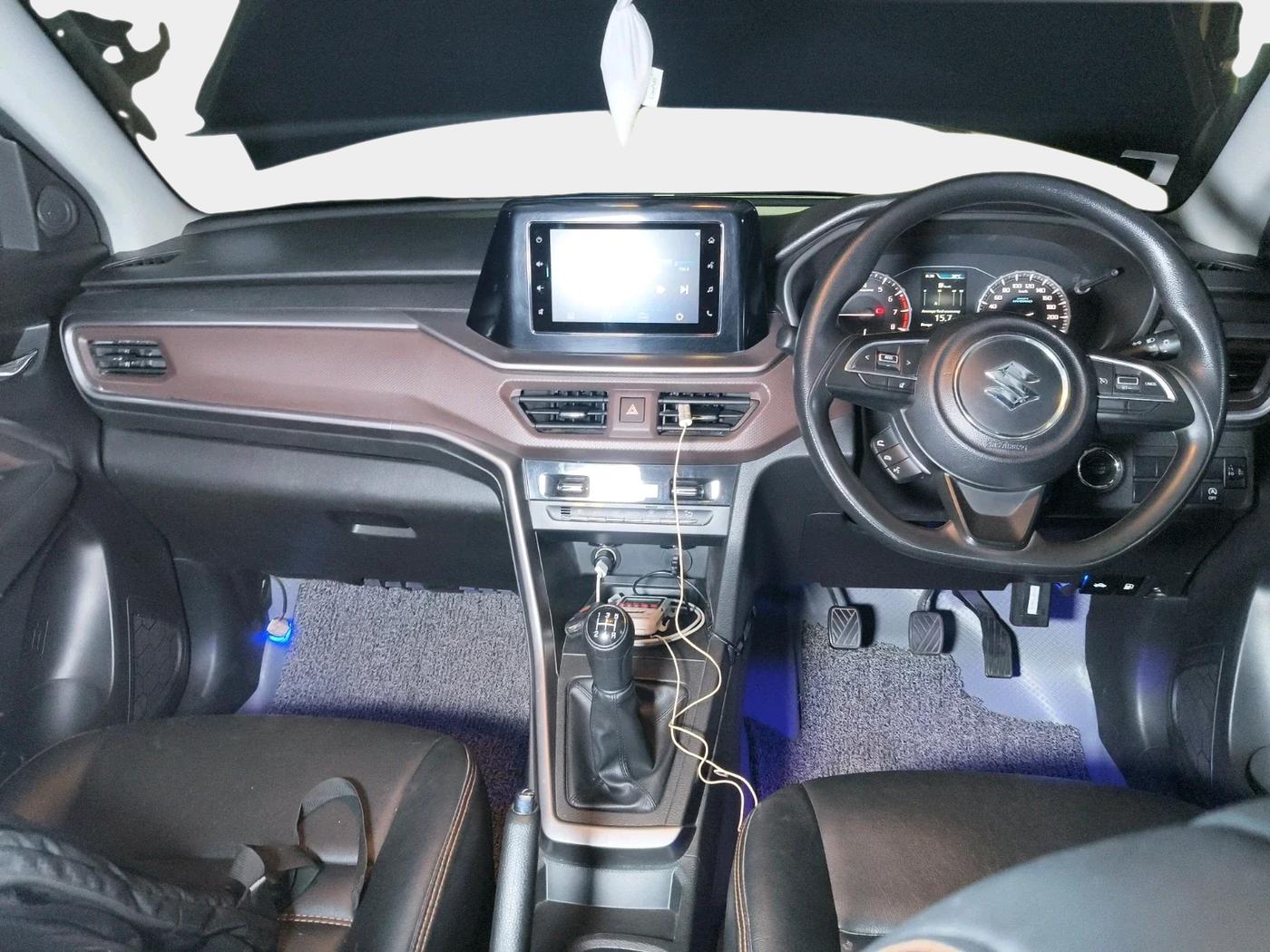 2022 Maruti BREZZA ZXI SMART HYBRID , Petrol, Manual, 35,107 km, interior